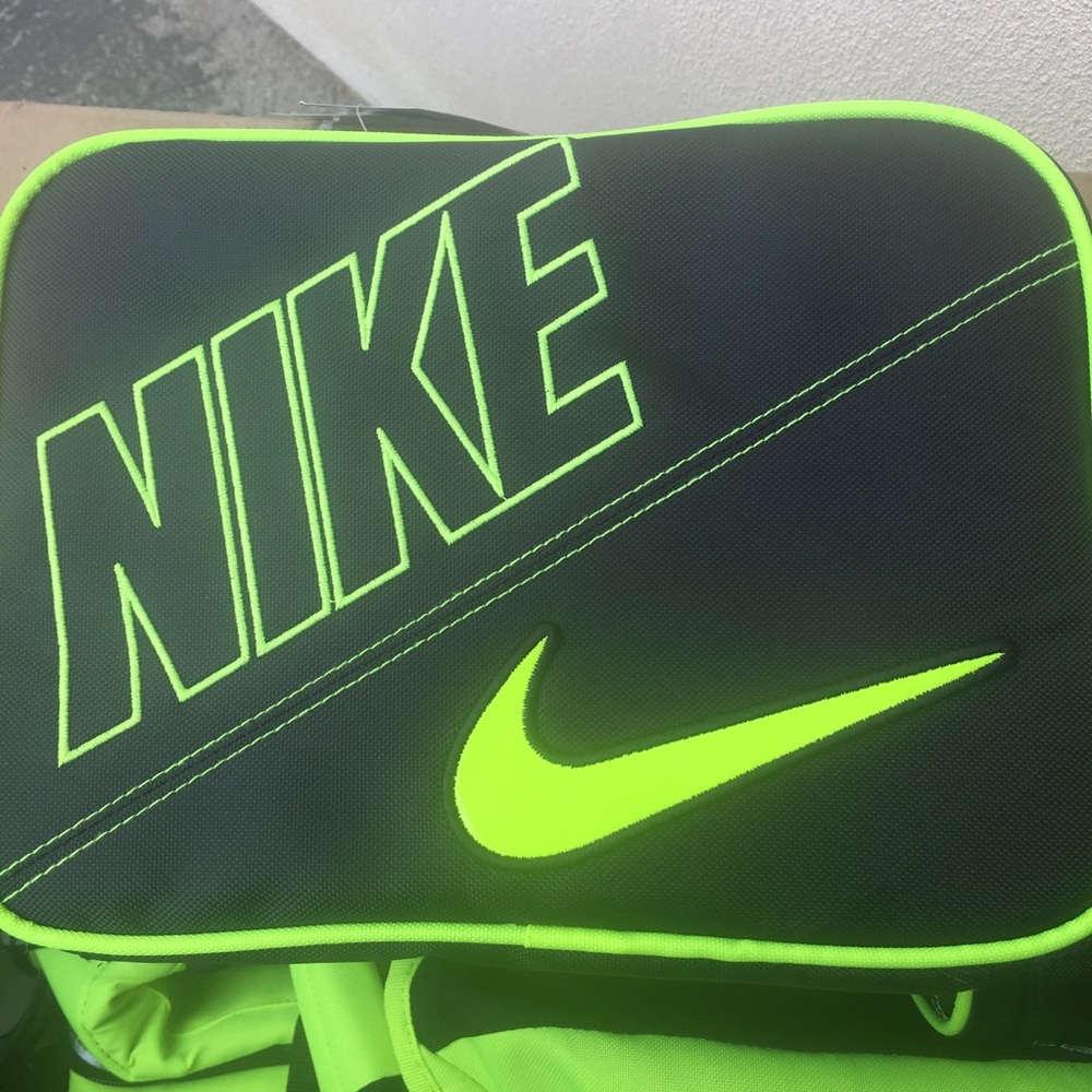NIKE Swoosh Volt Insulated Lunch Bag